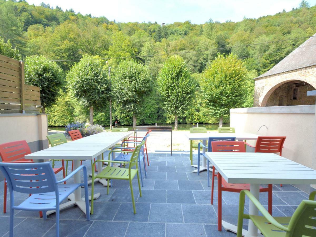 Large Townhouse With Pool Table Villa Bouillon Exterior photo